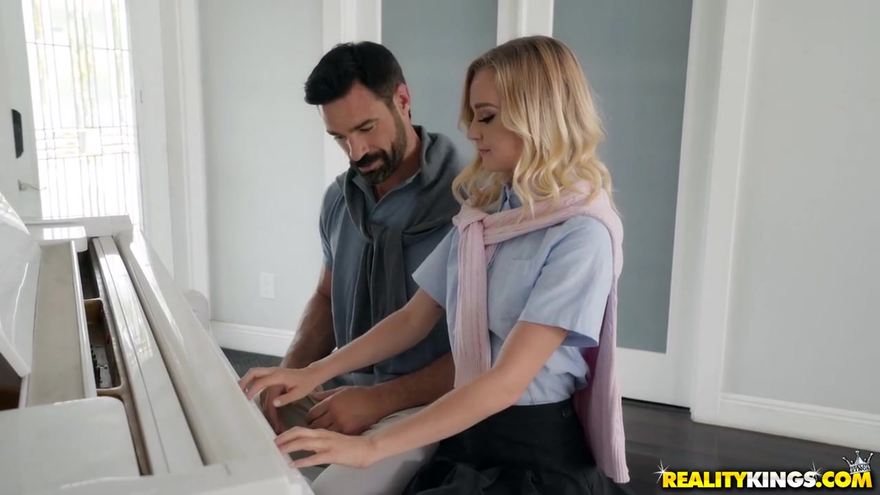 Kenzie Kai & Charles Dera in Sneaky Piano Slut - SneakySex