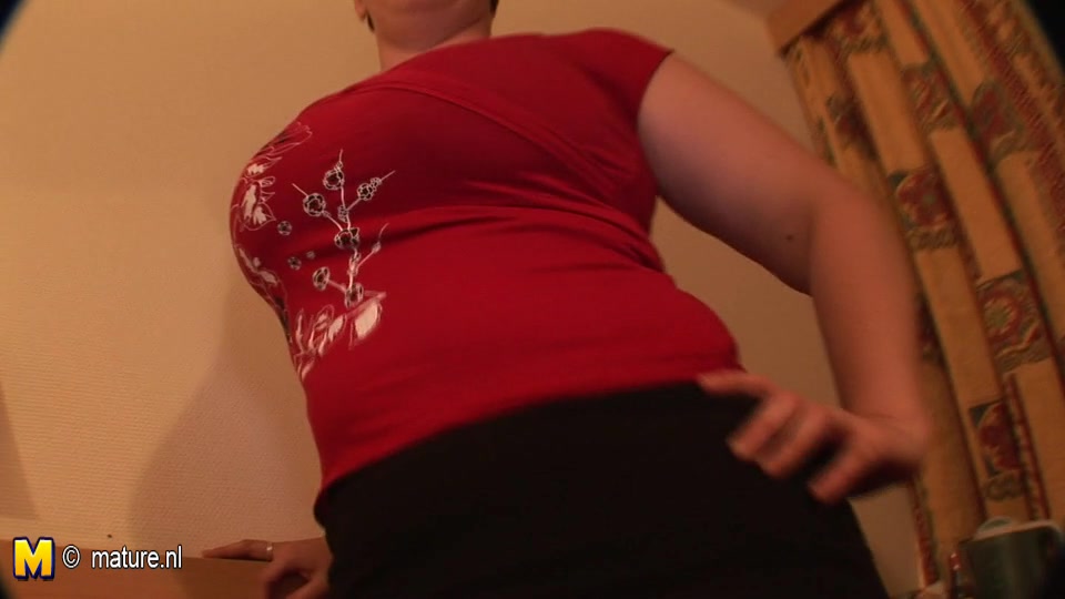 Big Breasted Mature Slut Sucking Cock - MatureNL