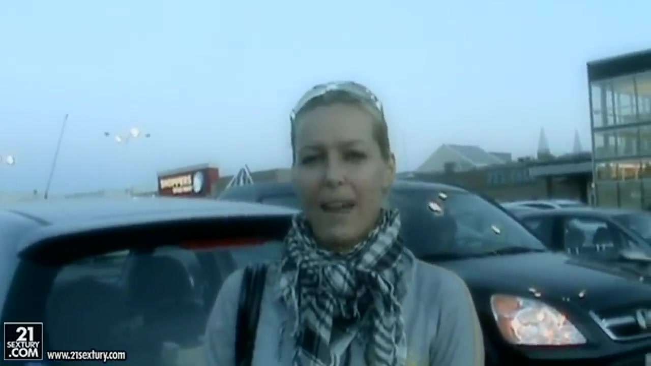 Dude tries to seduce Sophie Moone to fuck