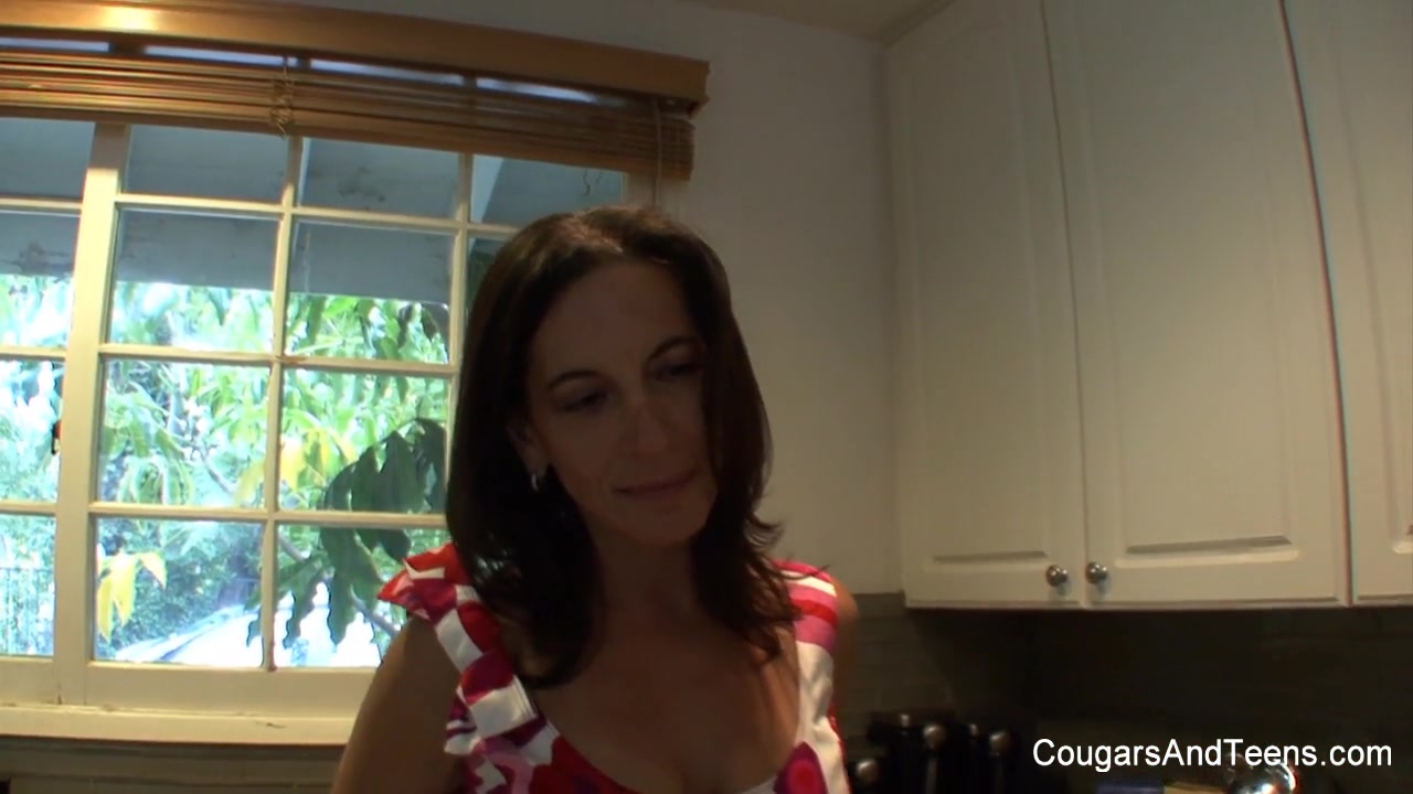 Lesbian Milf Stepdaughter Pleasure One Another - CougarsandTeens