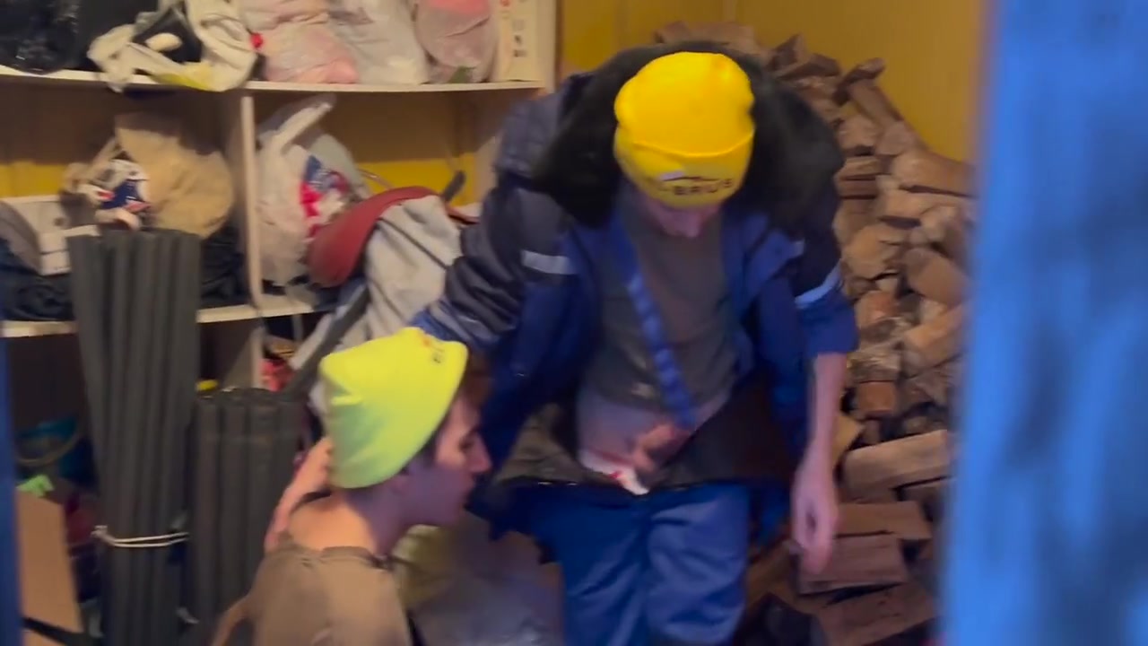 Stepdad Caught Stepson And Buddy Fucking In Barn - 454