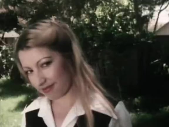 Juliet Anderson, Lisa De Leeuw, Little Oral Annie in classic porn clip