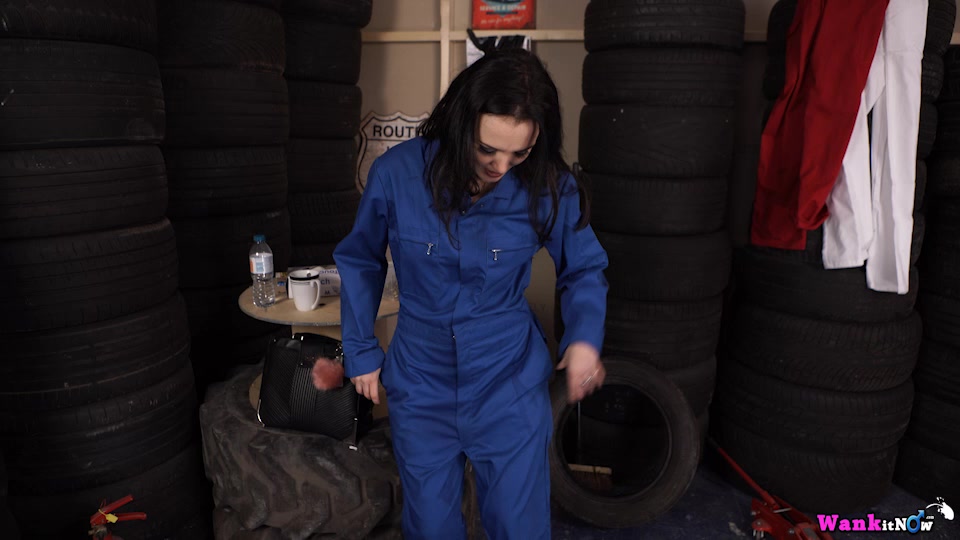 Faye - Virgin Apprentice - Sexy Videos - WankitNow