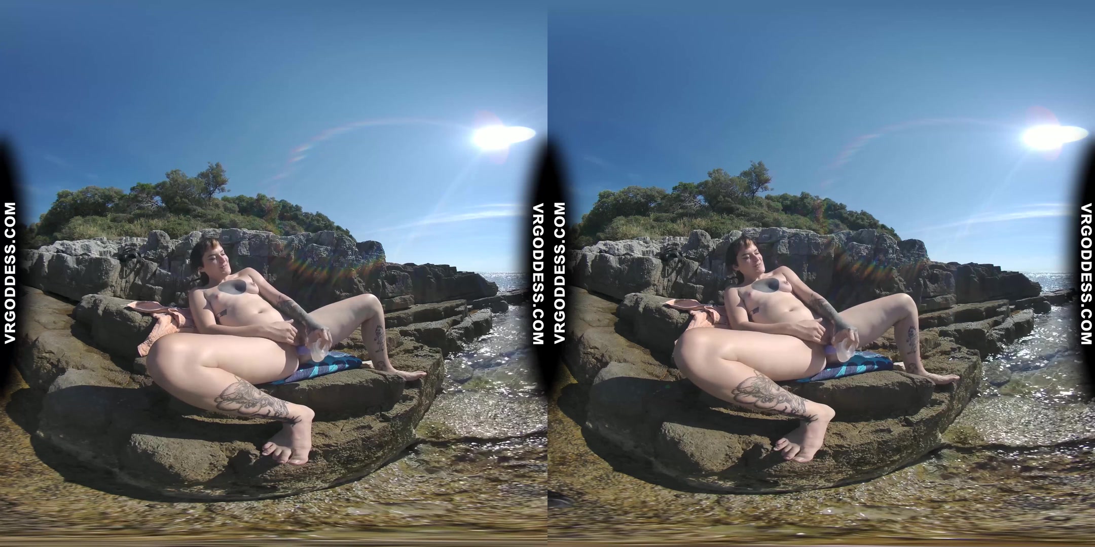 Tattoo Girl Brille Risky Public Beach Masturbation On Seaside Vacation