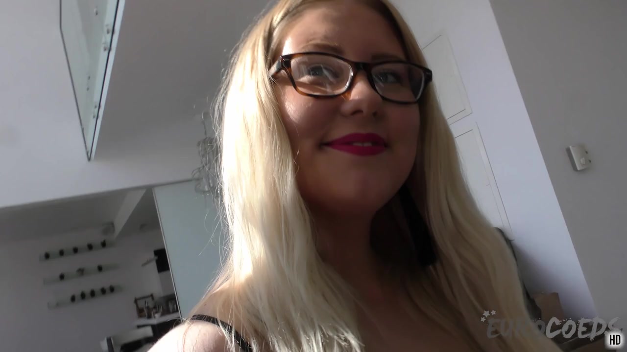 Handjob Blowjob Cameraman Coudlnt Get Hard So Mia Went Home And Sucked And Fucked Her Friend Instead