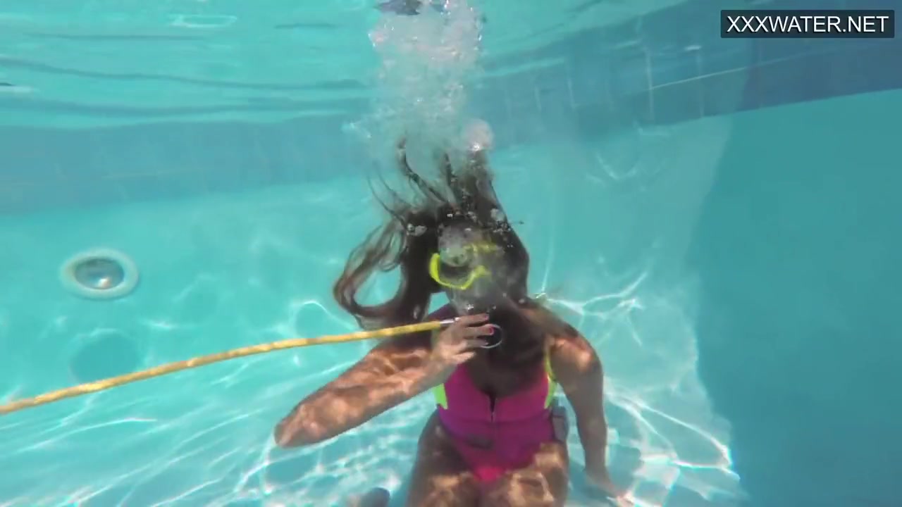Cute teen 18+ Irina Poplavok Swims Naked Underwater