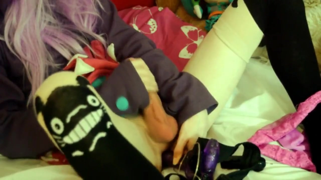 Shemale Cake Gets A Messy Wake Up Call