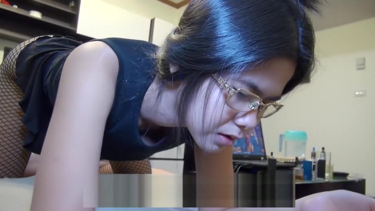 Demure Anal Angel Delivers Asian Rectal Pleasure