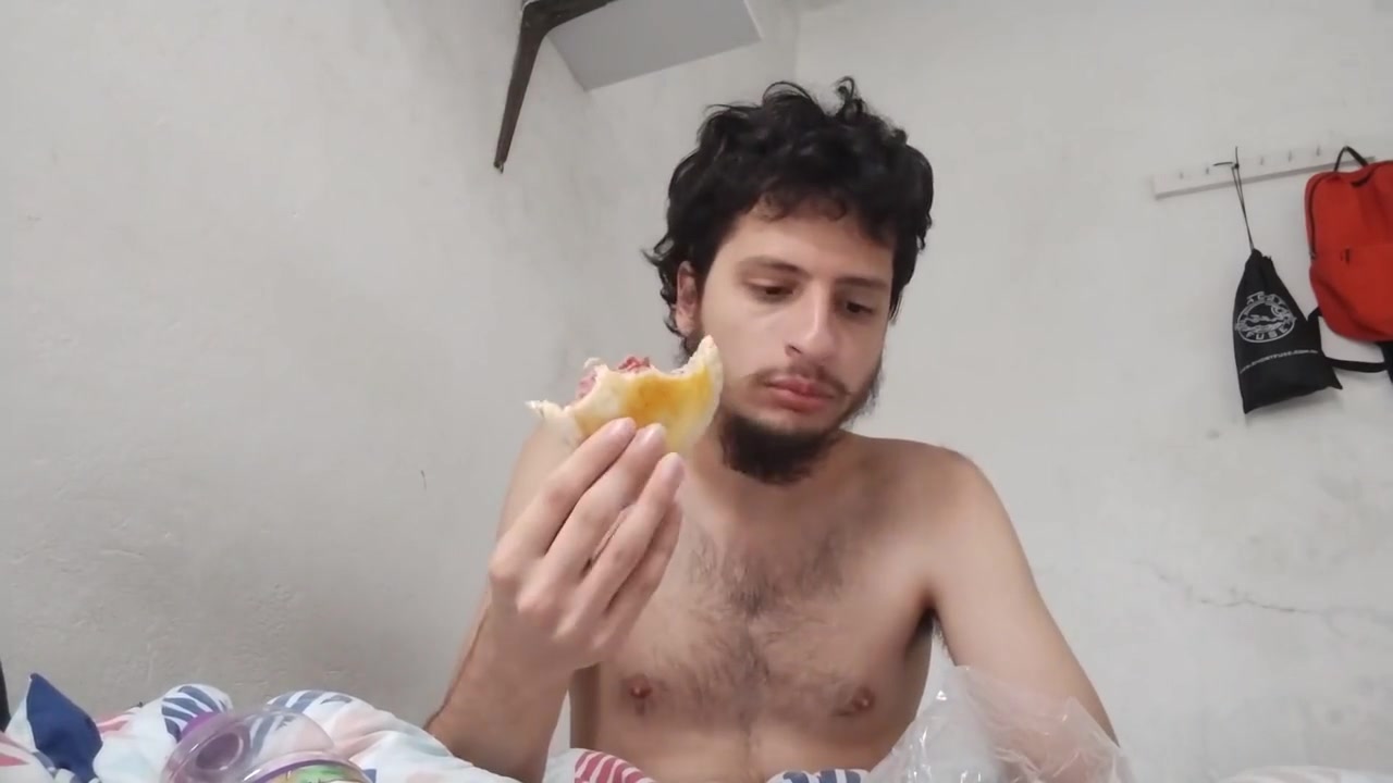 2 Salgados De Presunto Com Queijo Gostoso Engordando A Barriga