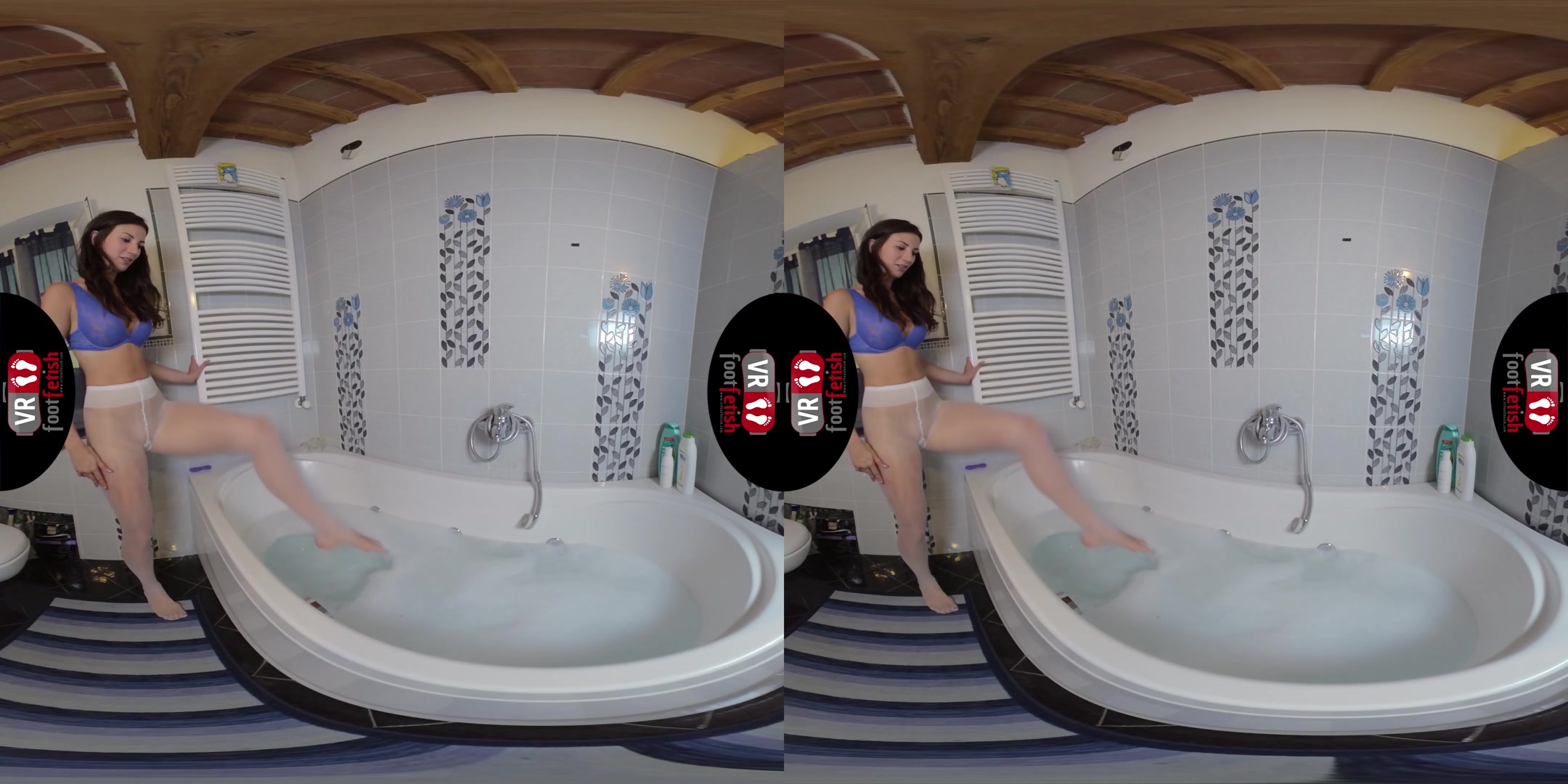 Insanely Sexy Lilian Takes A Bath With Her Nylons On - VRFootFetish