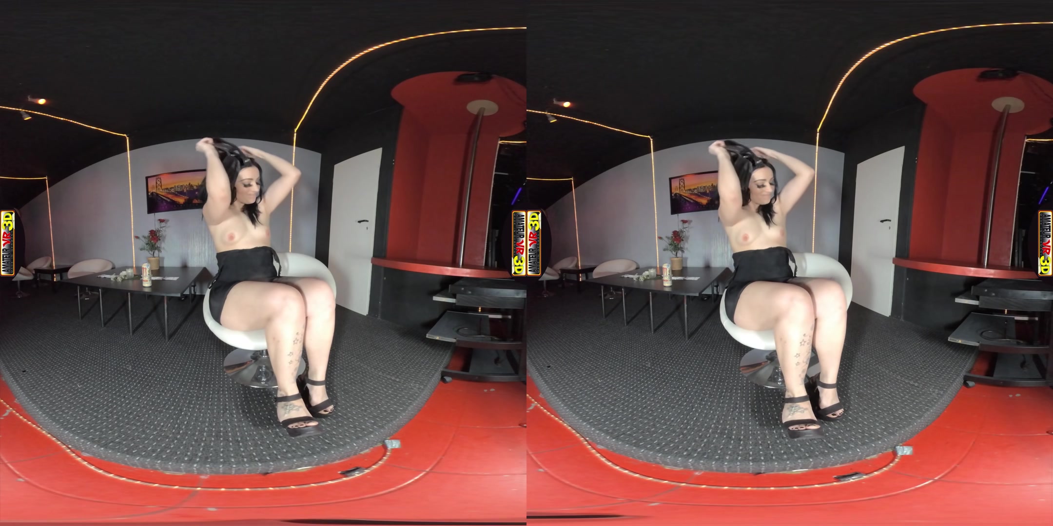Lucy - Best Young Milf Around - AmateurVR3D
