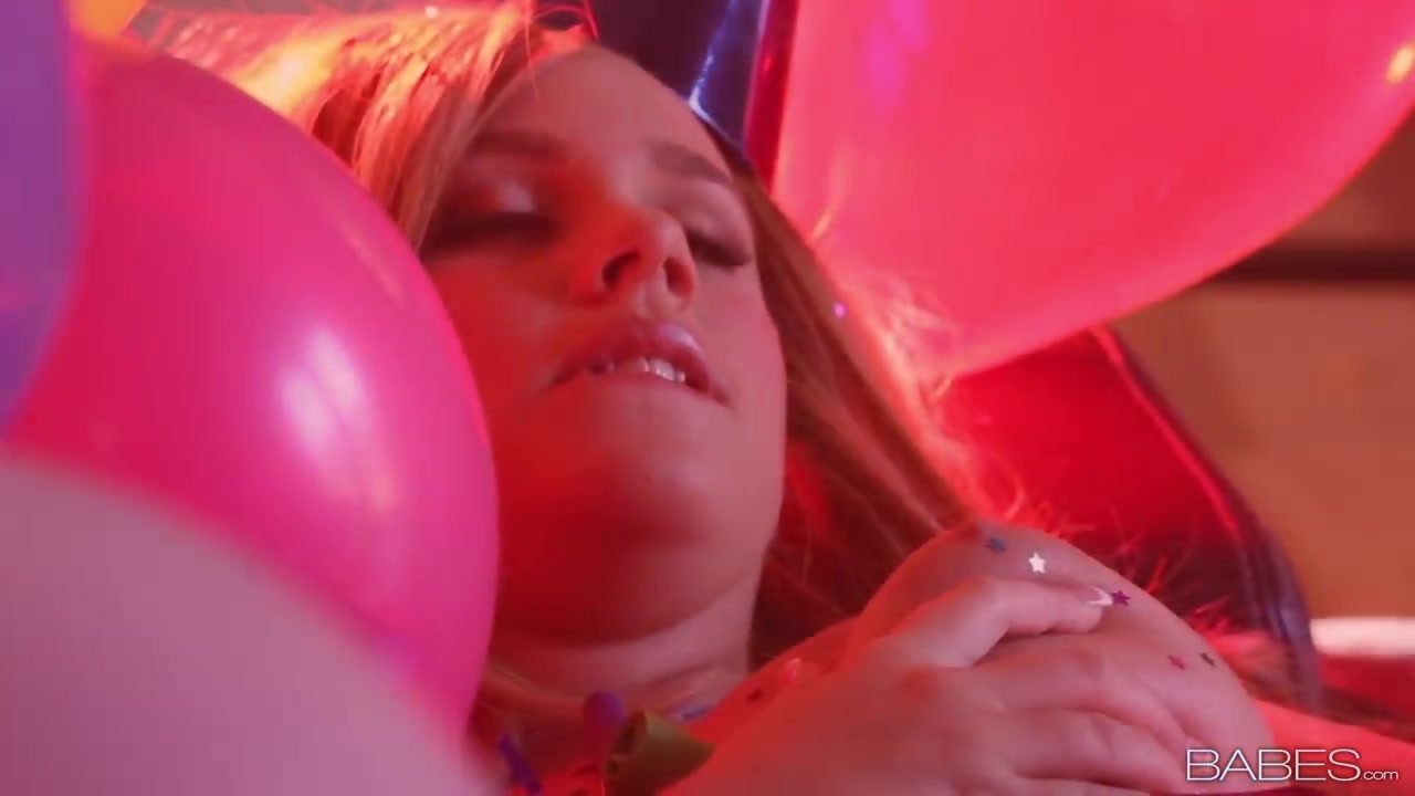 Birthday pussy rub-down by Alexis Adams