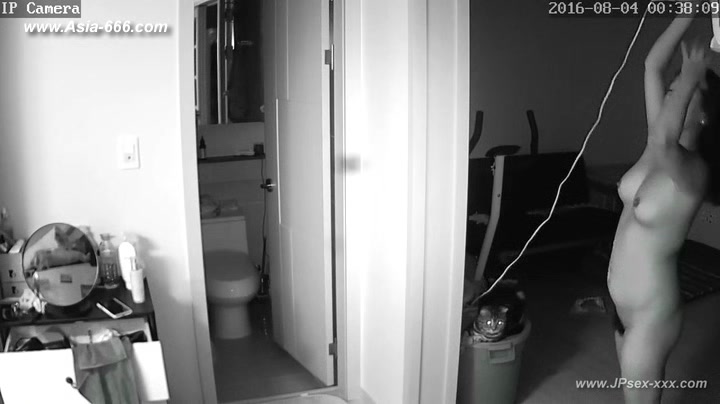 Hackers use the camera to remote monitoring of a lover's home life.***