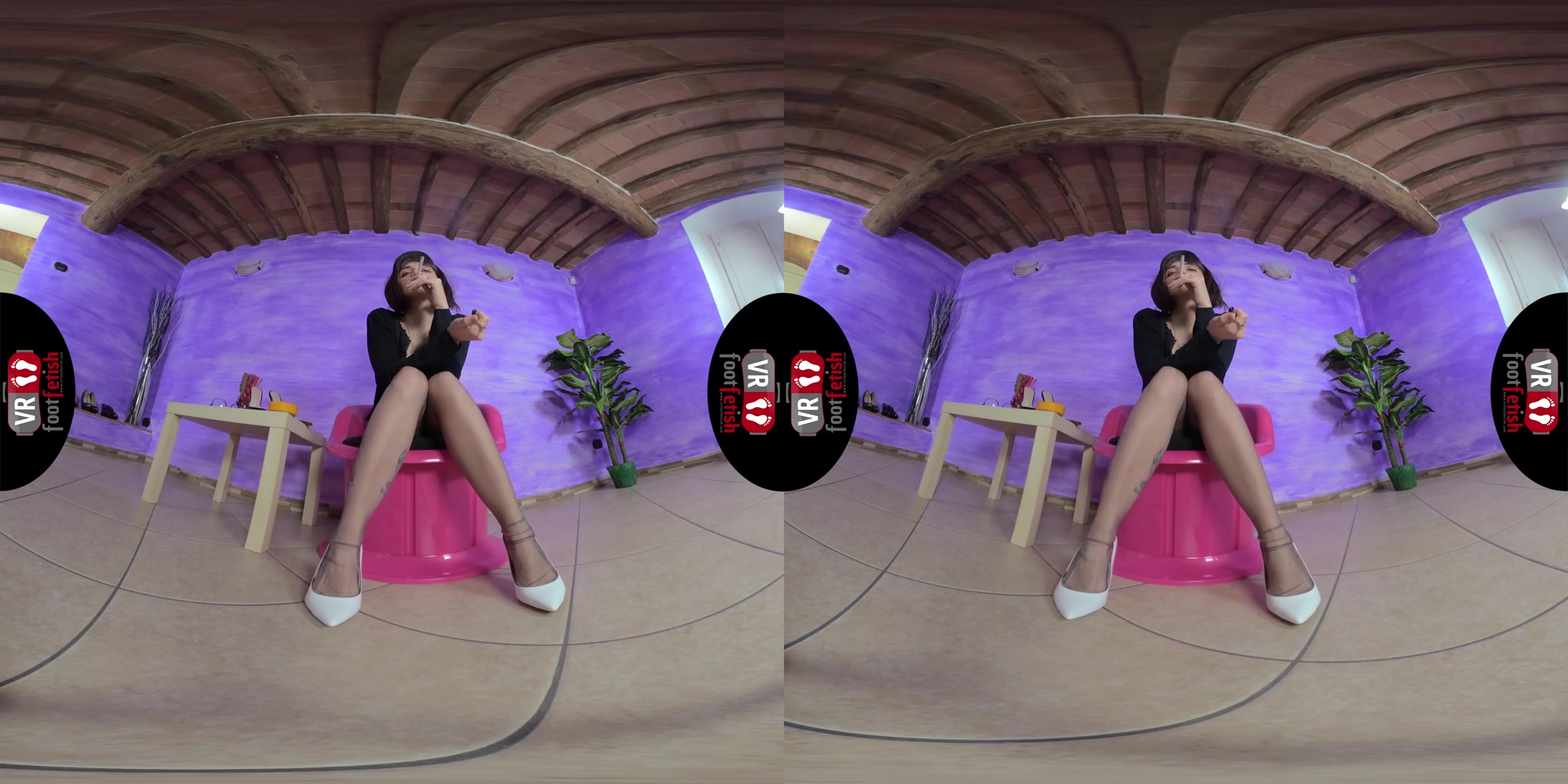 Gorgeous Aradia Takes Off Her Stockings And Oils Up Her Fabulous Feet - VRFootFetish