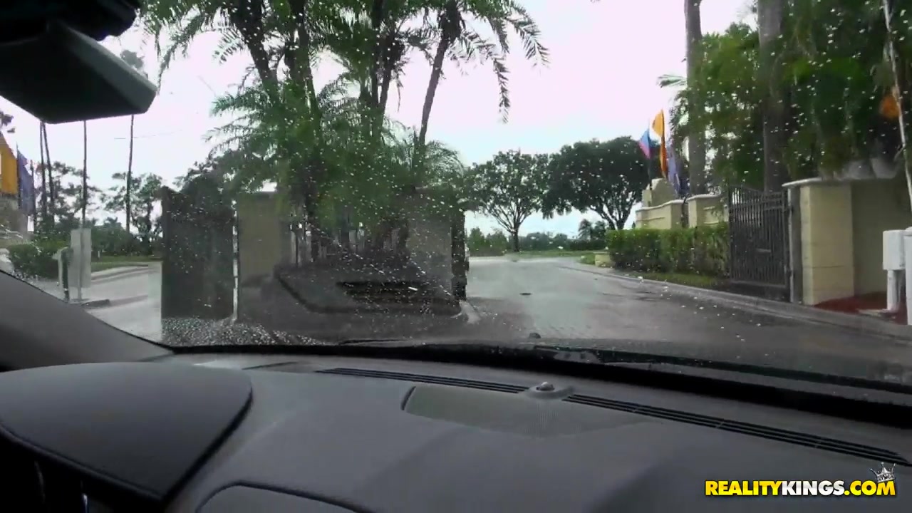 Katalina do an amazing blowjob in the her boyfriends car