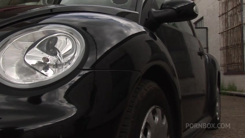 Latina With Big Tits Gets Fucked At The Car Wash - PissVids