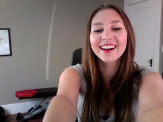 Astounding chick dirty talks with her boyfriend online