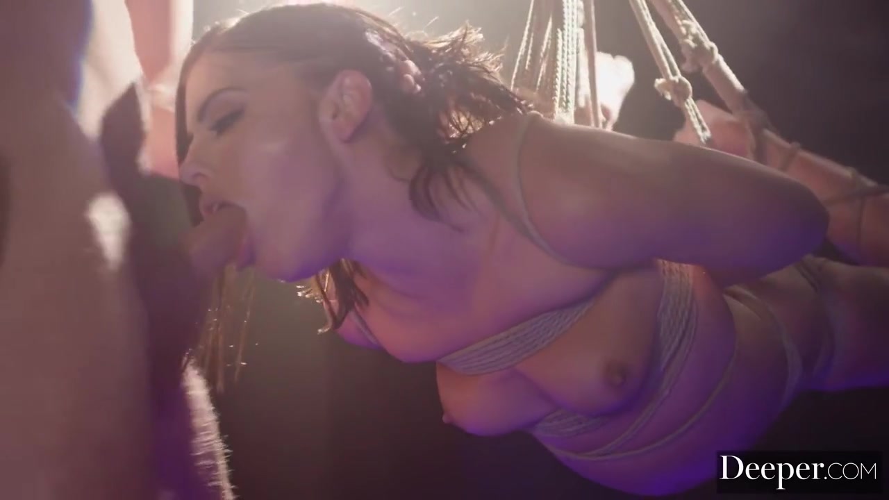 Adriana Chechik Muse 5