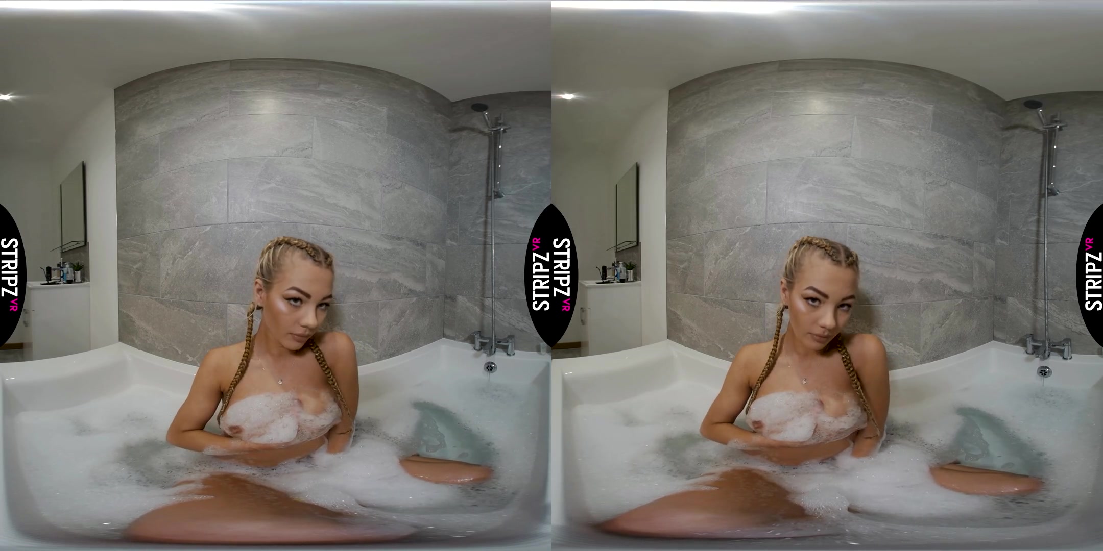 Courtney Marie in Bathe with Me... - StripzVR
