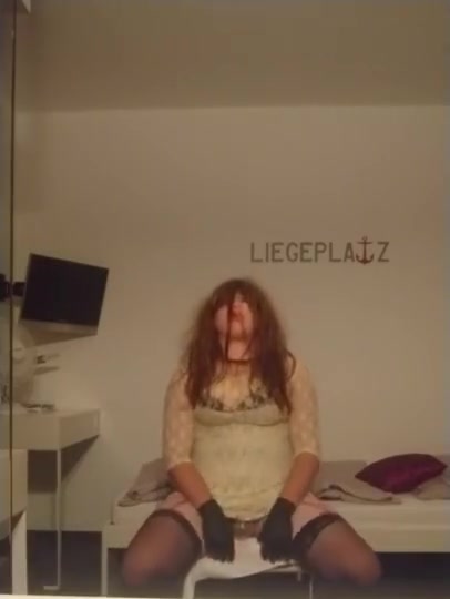 Solo trans mask anal deep fuck and swallow