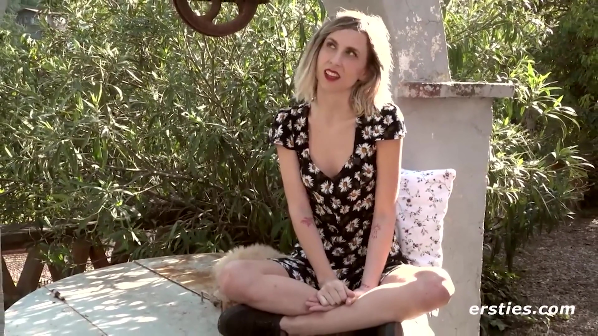 Petite Cintia Strokes Her Clit Outdoors