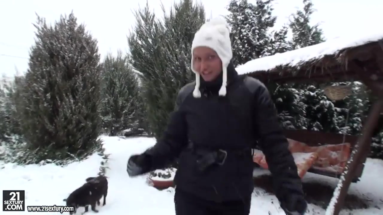 Babe Kathia Nobili gets filmed on snow