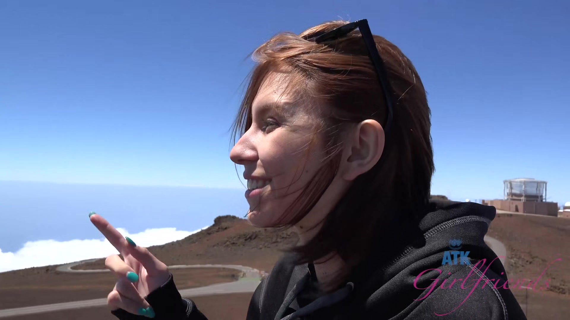 Virtual Vacation On Hawaii With Slut Cece Capella 3/8