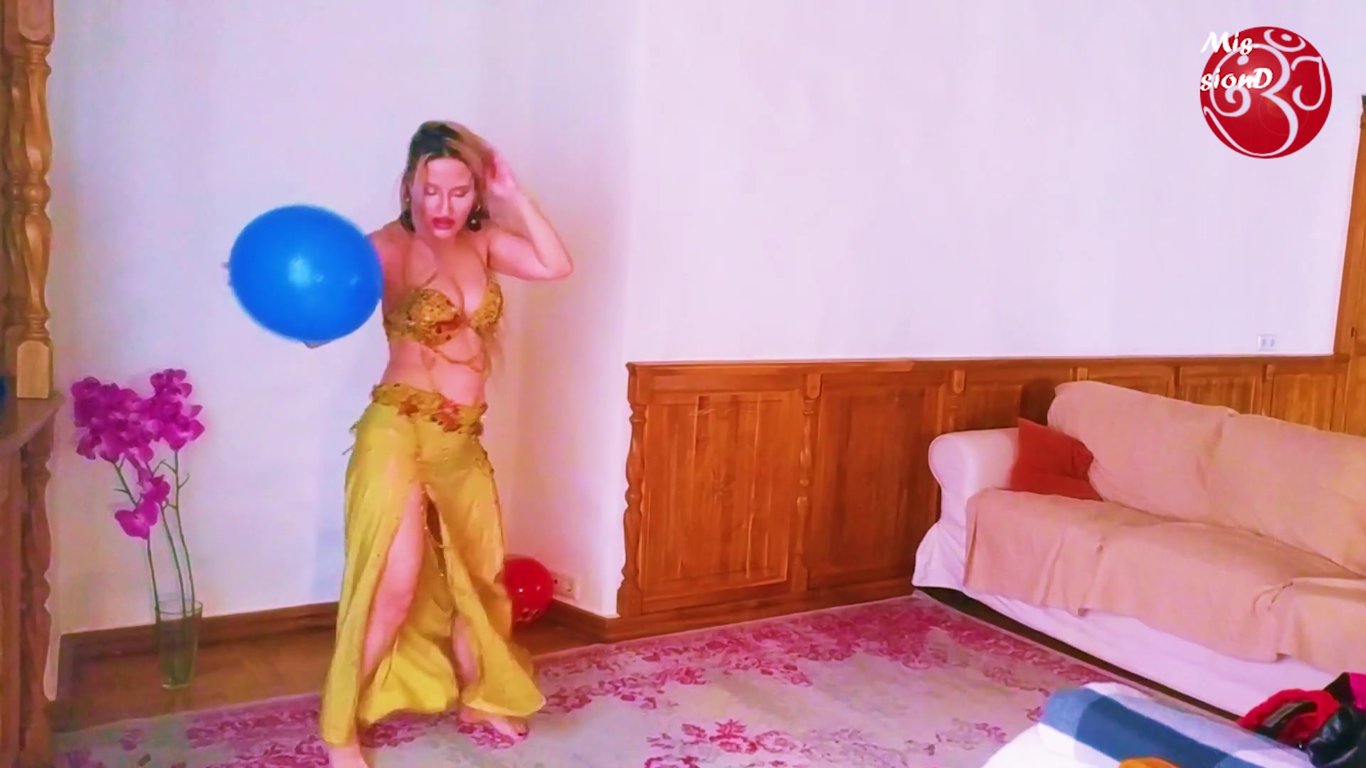 Balloons Goddess - Sex Movies Featuring Findom Goaldigger