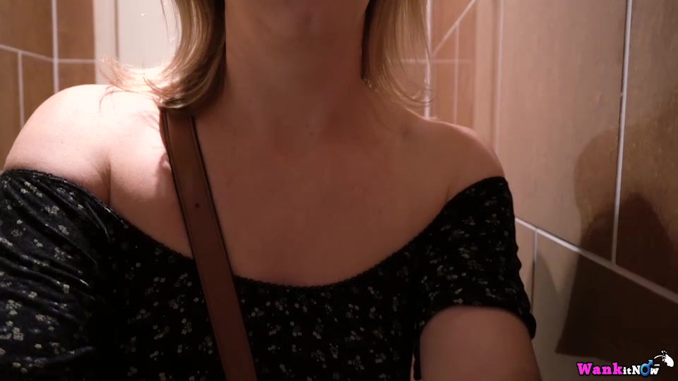 Lucy Lauren - Public Nudity - Sexy Videos - WankitNow