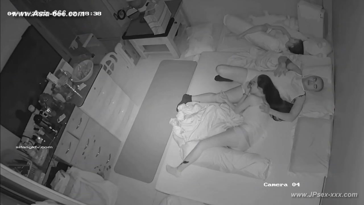 Hackers use the camera to remote monitoring of a lover's home life.595