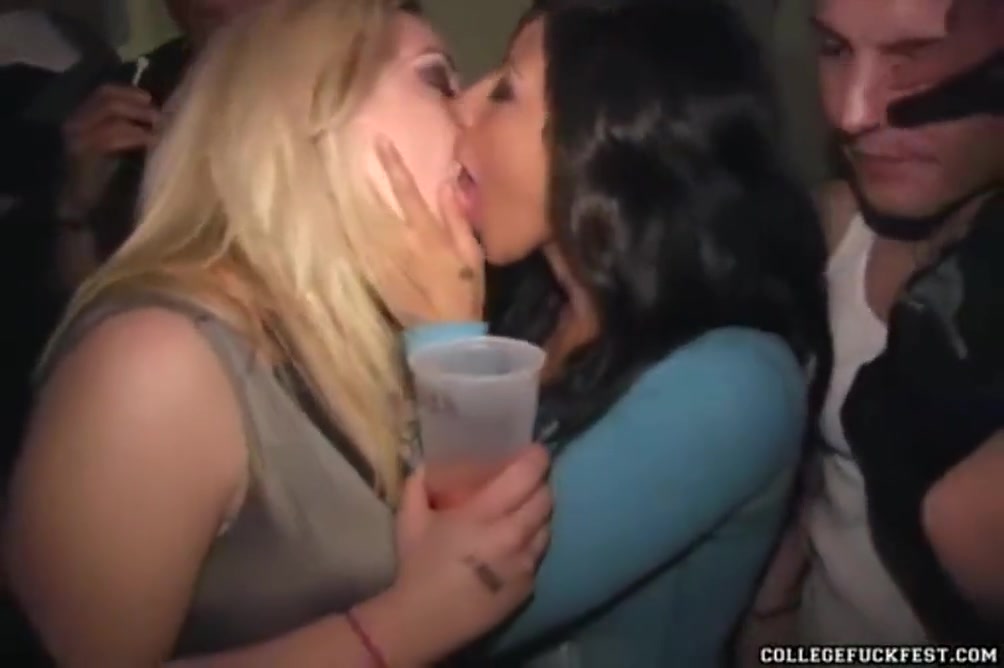 College Slut Fucked In Frat House