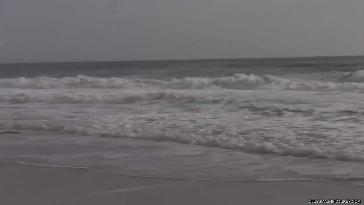 Natalia Rogue and Vicky Chase - Blowjob on the Beach