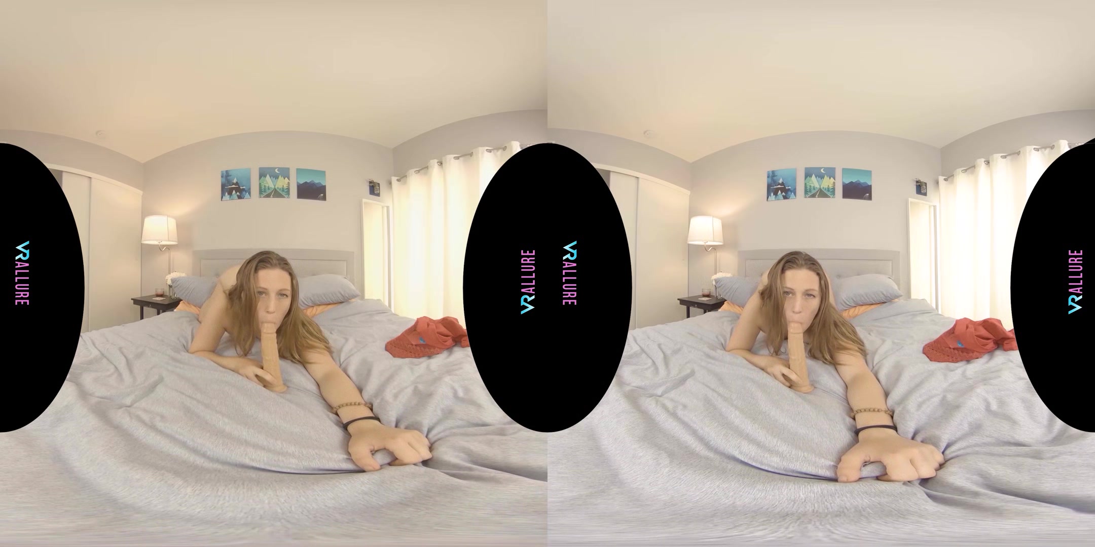 VRALLURE Febby Likes To Show Off Her Curves!