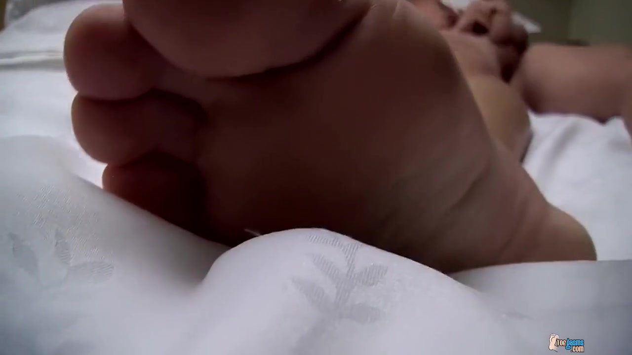 Jordan Ashton - Fit Boy Jordan Tastes His Feet