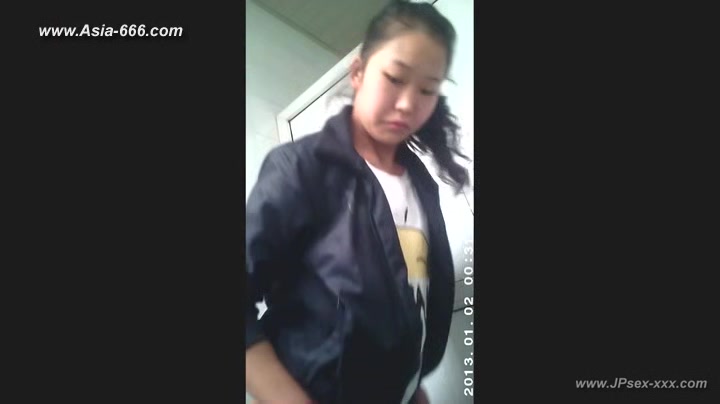 chinese girls go to toilet.84