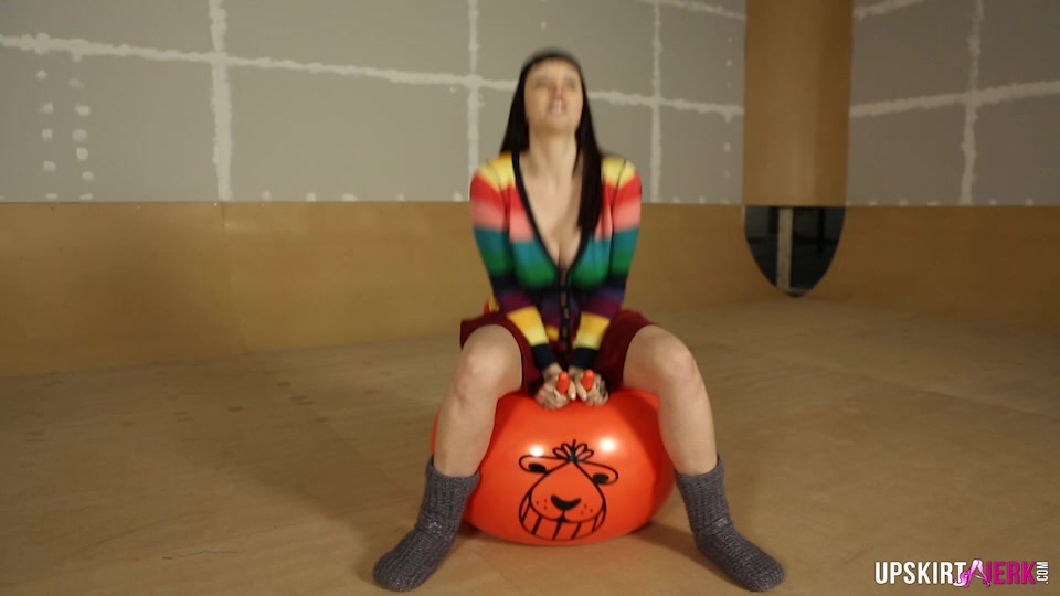 Shay Hendrix "Watch Me Bounce" - UpskirtJerk