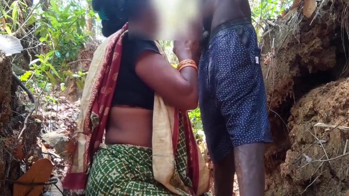 Tamil Bhabhi Ki Jangal Me Chudai Kiya