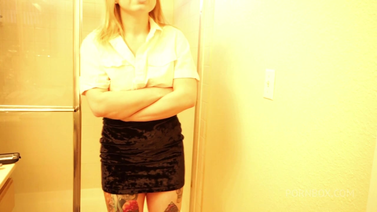 PISSING THE FLOOR AND PISS MASTURBATION - PissVids