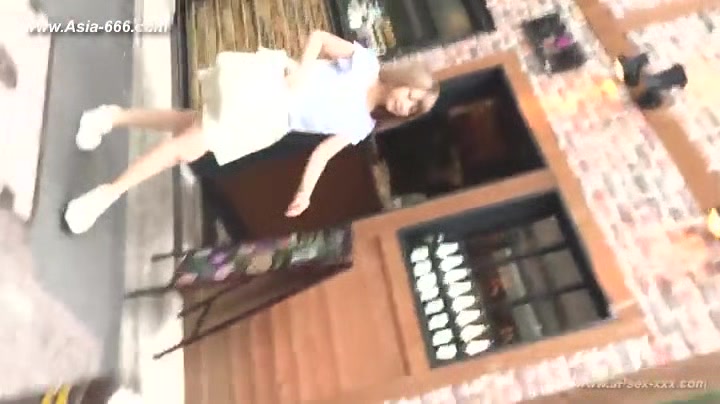 peeping chinese amateur upskirt.***