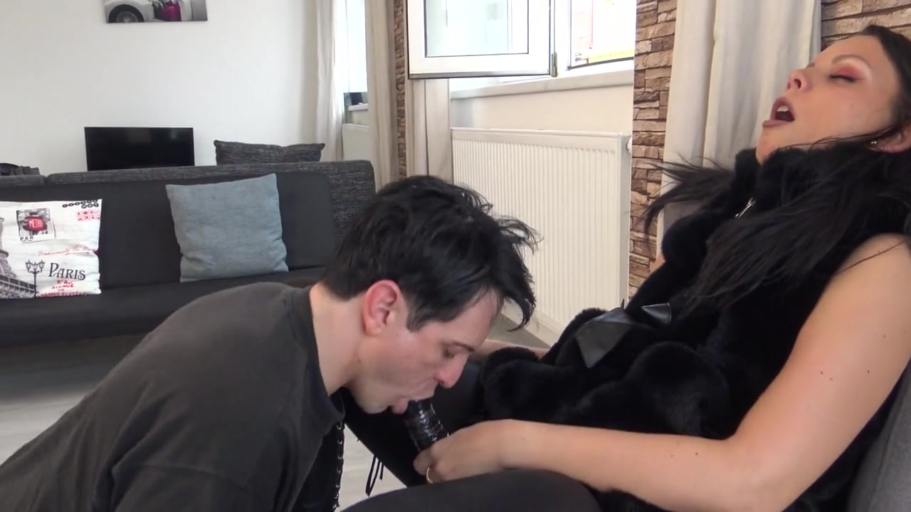 Strapon sucking bitch of Madama Carla by Femdom Austria