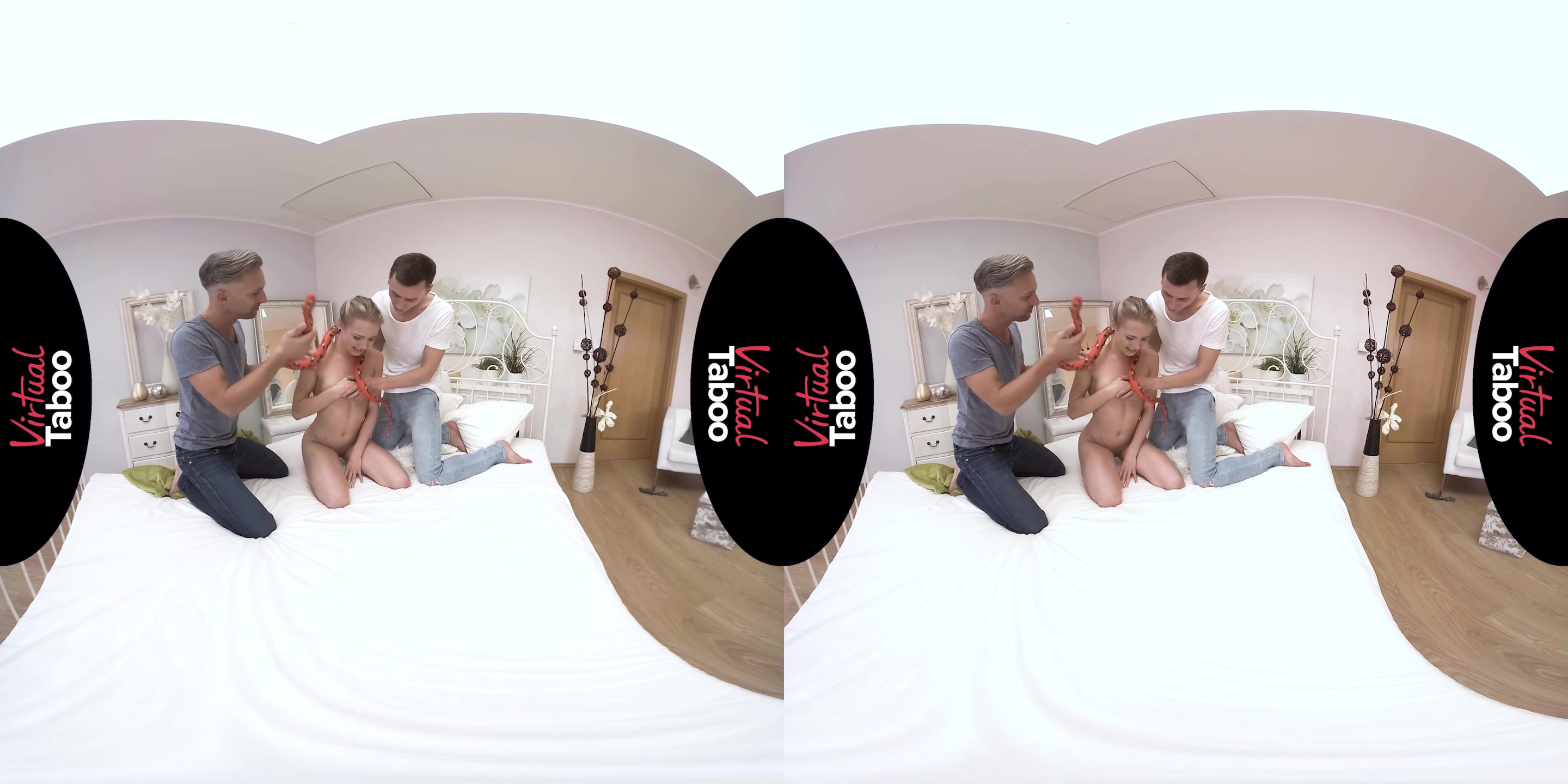 Epic Prank On Sis: Big Snakes Attack! - VirtualTaboo