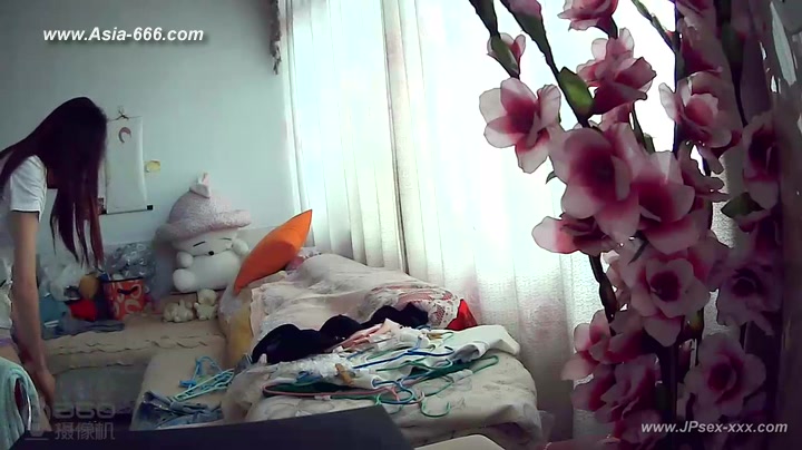 Hackers use the camera to remote monitoring of a lover's home life.77