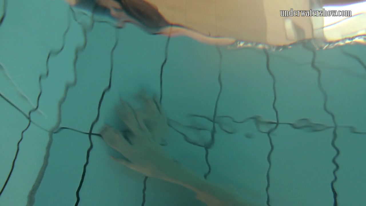 UnderwaterShow Video: Loris Licicia