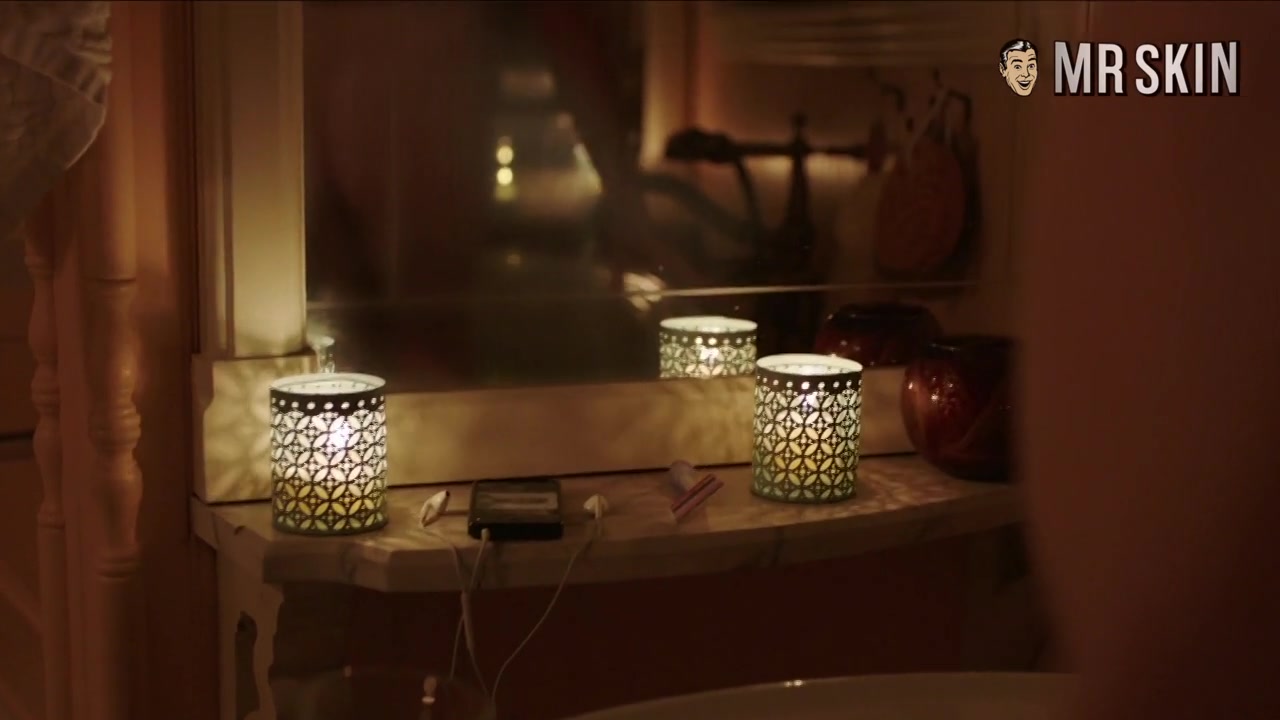 Jessica Biel's Nude Scenes are Shock and Awe-some - Mr.Skin