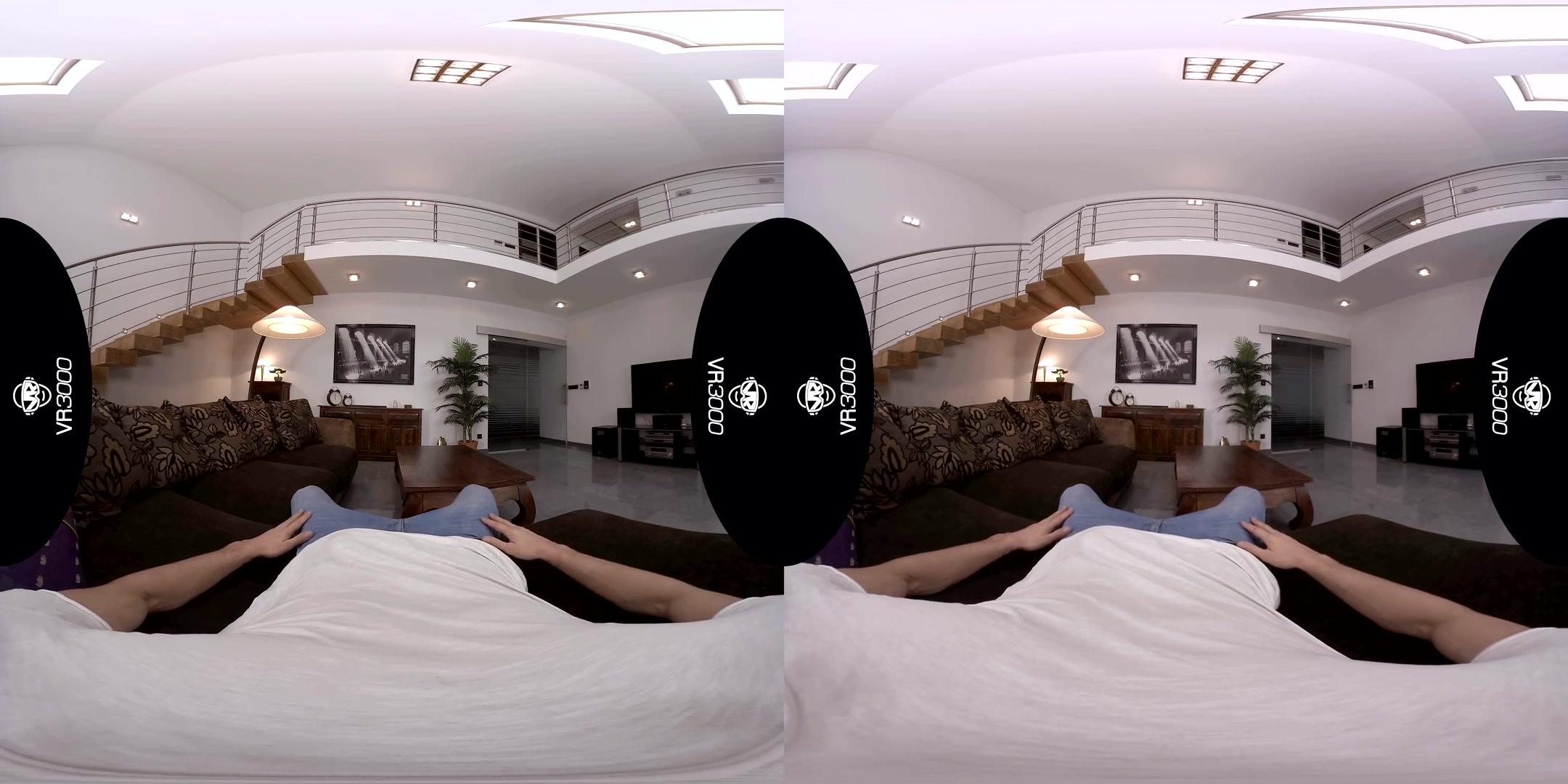 Blanche Bradburry & Sofia Lee in How to give GOODHEAD - VR3000