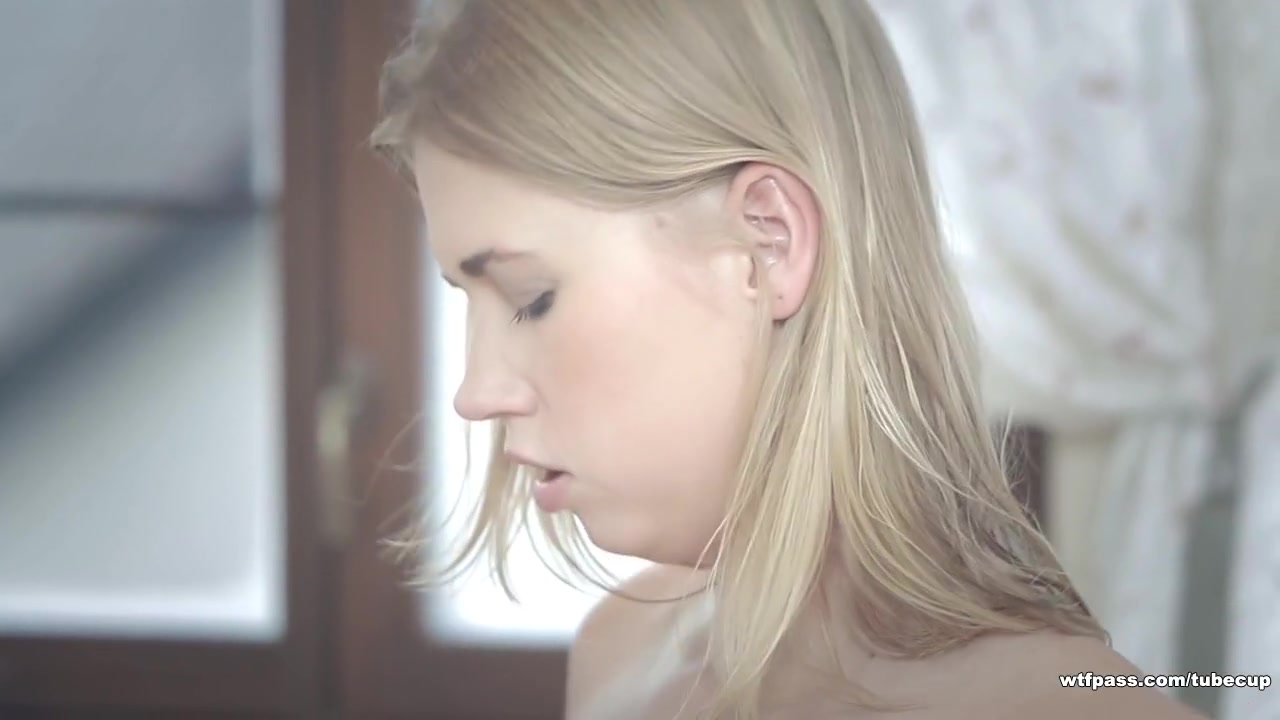 Hot blonde girl Violette gives oral satisfaction to man