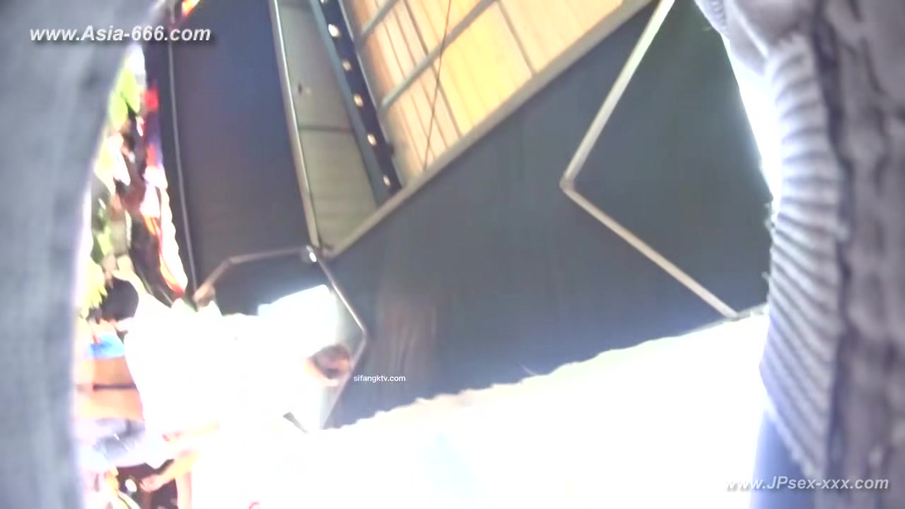 peeping chinese amateur upskirt.129