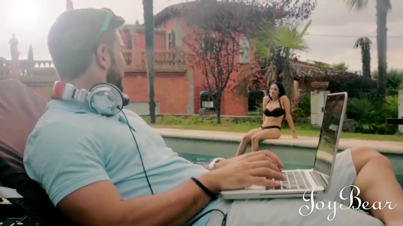 Alexa Tomas In Gorgeous Babe Sucks And Fucks By The Pool