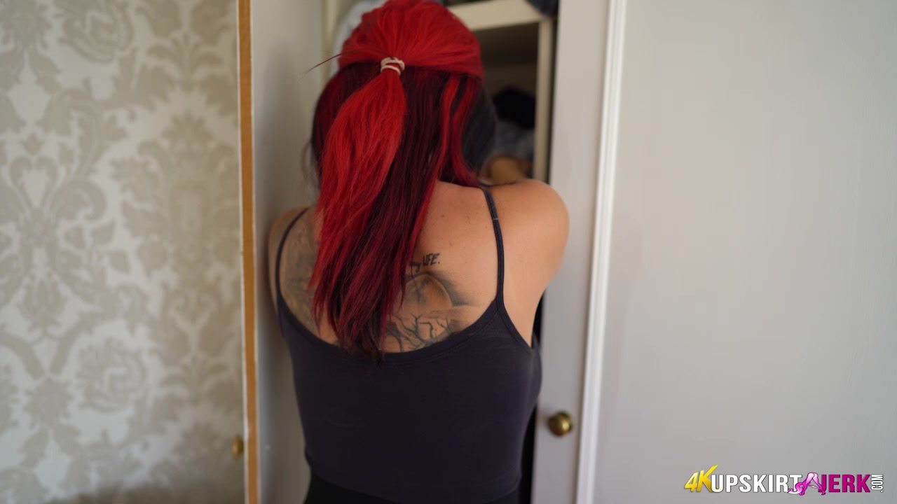 Mum's Panties - UpskirtJerk
