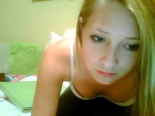 Young blonde babe shoves three fingers at time